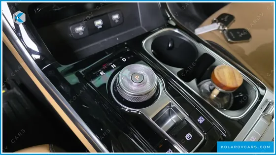 KIA CARNIVAL GASOLINE 9-SEATER SIGNATURE