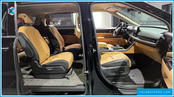 KIA CARNIVAL GASOLINE 9-SEATER SIGNATURE