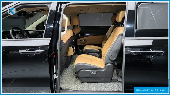 KIA CARNIVAL GASOLINE 9-SEATER SIGNATURE