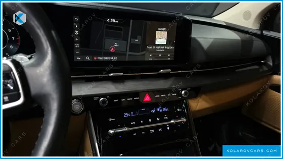 KIA CARNIVAL GASOLINE 9-SEATER SIGNATURE