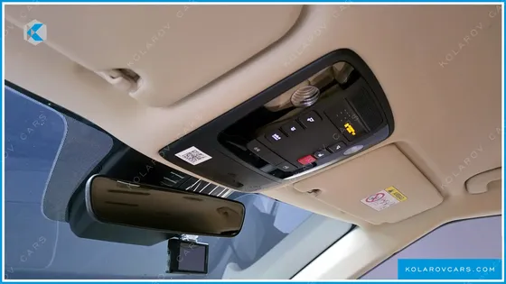 KIA CARNIVAL GASOLINE 9-SEATER SIGNATURE