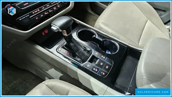 KIA CARNIVAL 9-SEATER PRSTIGE
