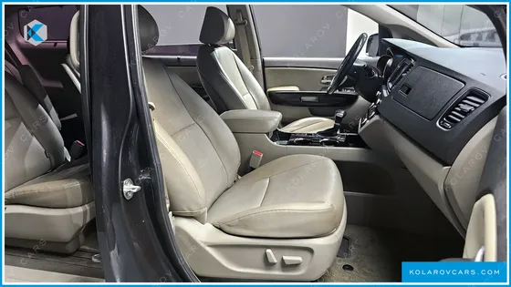 KIA CARNIVAL 9-SEATER PRSTIGE