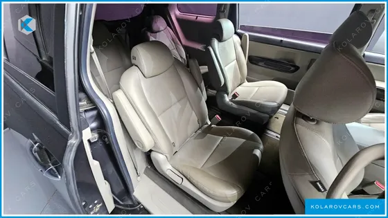 KIA CARNIVAL 9-SEATER PRSTIGE