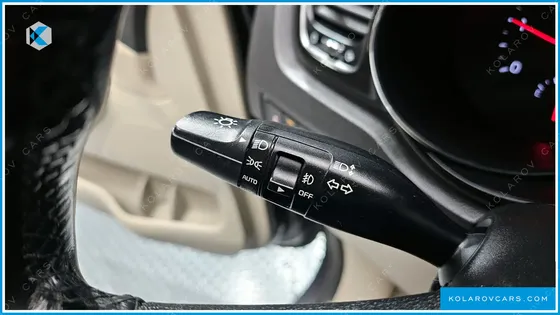 KIA CARNIVAL 9-SEATER PRSTIGE