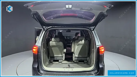 KIA CARNIVAL 9-SEATER PRSTIGE