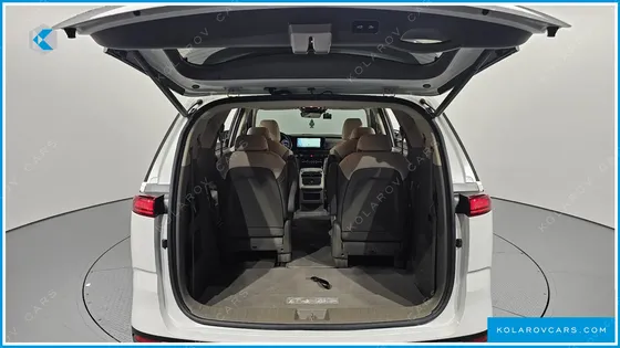 KIA CARNIVAL 9-SEATER NOBLESSE