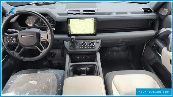 LAND ROVER DEFENDER 130 D300 X-DYNAMIC HSE