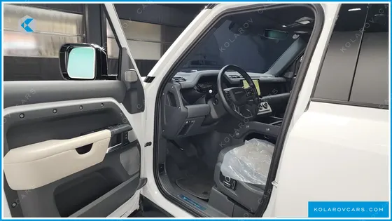 LAND ROVER DEFENDER 130 D300 X-DYNAMIC HSE