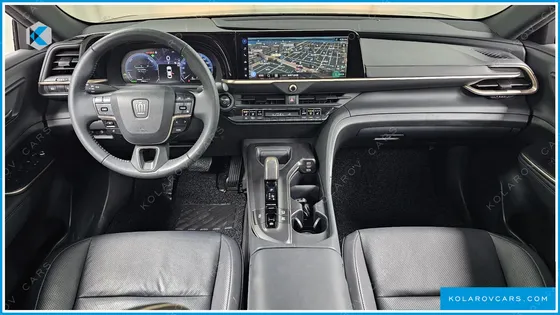 TOYOTA CROWN 2.5 4WD HYBRID