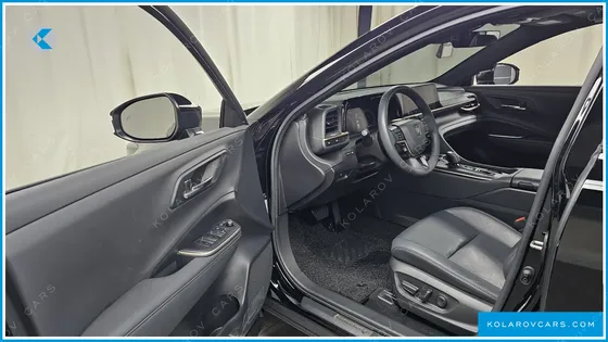 TOYOTA CROWN 2.5 4WD HYBRID