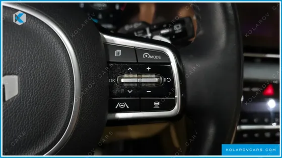 KIA CARNIVAL 7-SEATER SIGNATURE