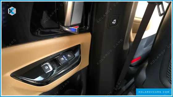 KIA CARNIVAL 7-SEATER SIGNATURE