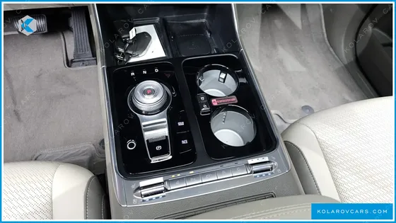 KIA CARNIVAL 7-SEATER SIGNATURE