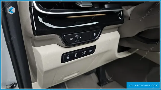 KIA CARNIVAL 7-SEATER SIGNATURE