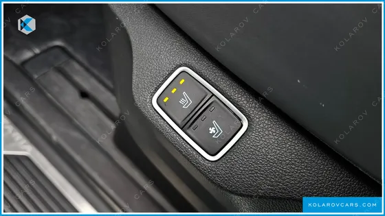 HYUNDAI STARIA 4WD LOUNGE 9-SEATER