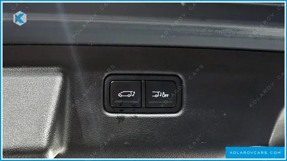 HYUNDAI STARIA 4WD LOUNGE 9-SEATER