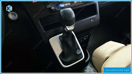 HYUNDAI STARIA TOURER 11-SEATER