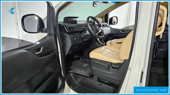 HYUNDAI STARIA TOURER 11-SEATER