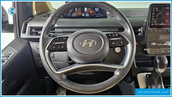 HYUNDAI STARIA TOURER 11-SEATER