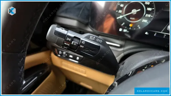 KIA CARNIVAL 7-SEATER SIGNATURE