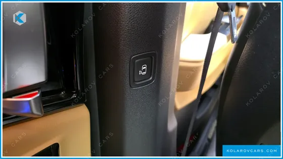 KIA CARNIVAL 7-SEATER SIGNATURE