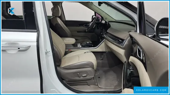 KIA CARNIVAL GASOLINE 7-SEATER HI-LIMOUSINE