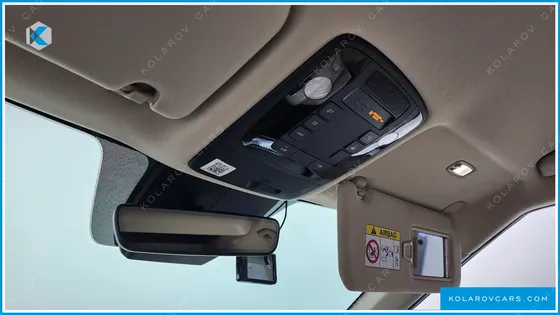 KIA CARNIVAL GASOLINE 7-SEATER HI-LIMOUSINE