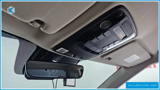 KIA CARNIVAL 9-SEATER SIGNATURE