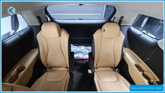 KIA CARNIVAL 9-SEATER SIGNATURE