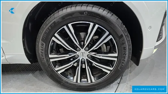 VOLVO XC60 B5 INSCRIPTION