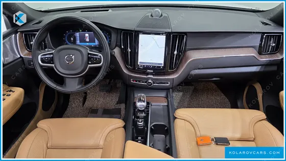 VOLVO XC60 B5 INSCRIPTION