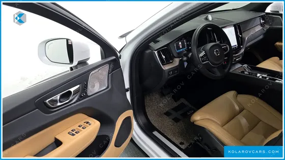 VOLVO XC60 B5 INSCRIPTION