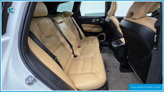 VOLVO XC60 B5 INSCRIPTION