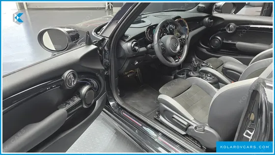 MINI COOPER CONVERTIBLE JCW