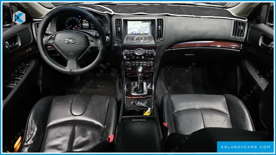 INFINITY G SEDAN LUXURY