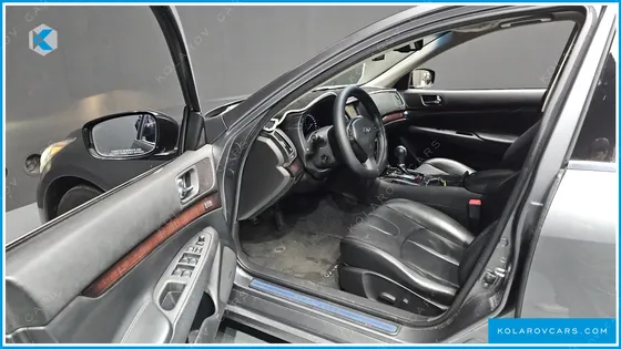 INFINITY G SEDAN LUXURY