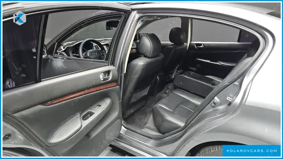 INFINITY G SEDAN LUXURY