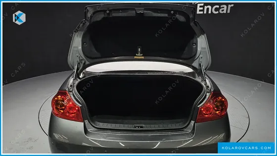 INFINITY G SEDAN LUXURY