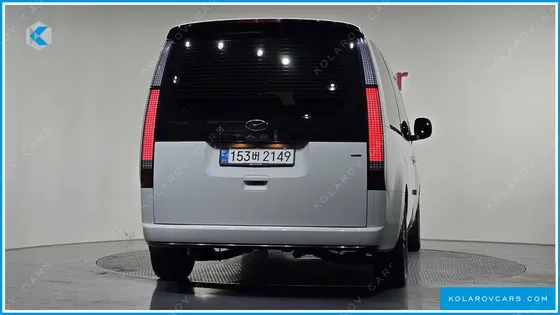 HYUNDAI STARIA 4WD LOUNGE 9-SEATER