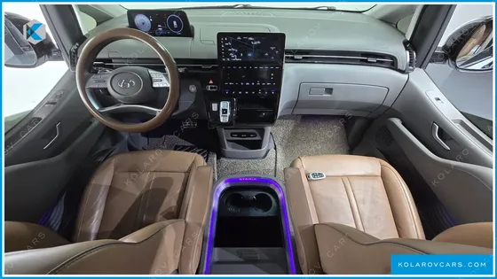 HYUNDAI STARIA 4WD LOUNGE 9-SEATER