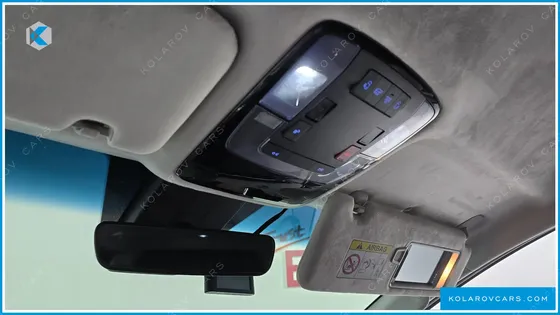 HYUNDAI STARIA 4WD LOUNGE 9-SEATER