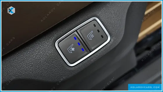 HYUNDAI STARIA 4WD LOUNGE 9-SEATER