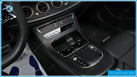 MERCEDES E-CLASS E220D 4MATIC AMG LINE