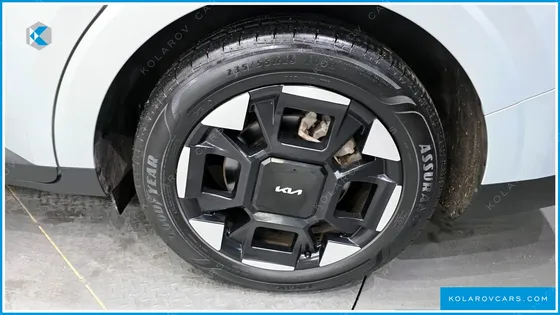 KIA CARNIVAL GASOLINE 9-SEATER NOBLESSE