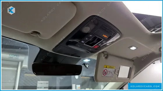KIA CARNIVAL GASOLINE 9-SEATER NOBLESSE