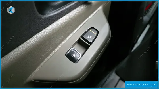 KIA CARNIVAL GASOLINE 9-SEATER NOBLESSE