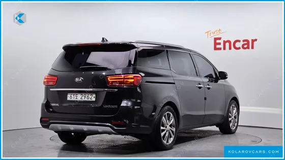 KIA CARNIVAL 7-SEATER LIMOUSINE