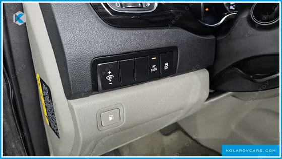 KIA CARNIVAL 7-SEATER LIMOUSINE