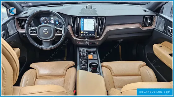 VOLVO XC60 B5 INSCRIPTION